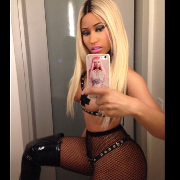 Nicki Minaj slutty instagram pics