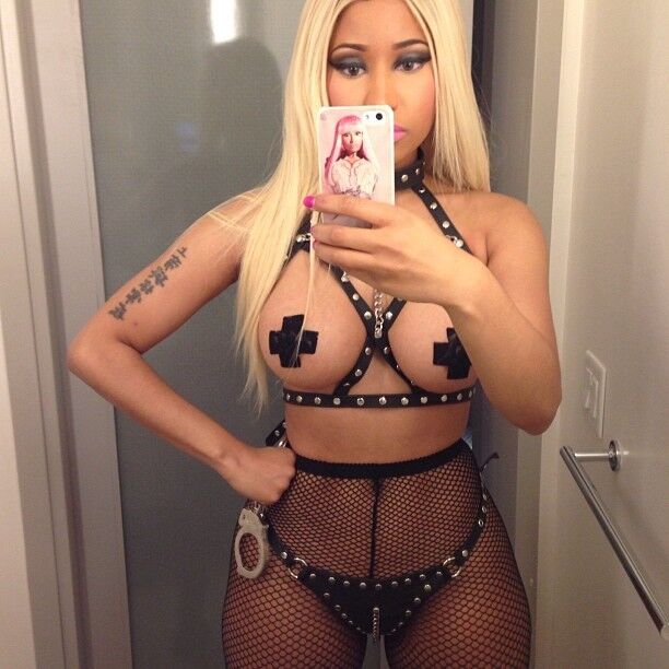 Nicki Minaj slutty instagram pics