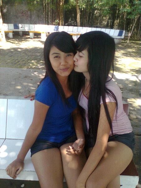 Bella Putry, Claudia