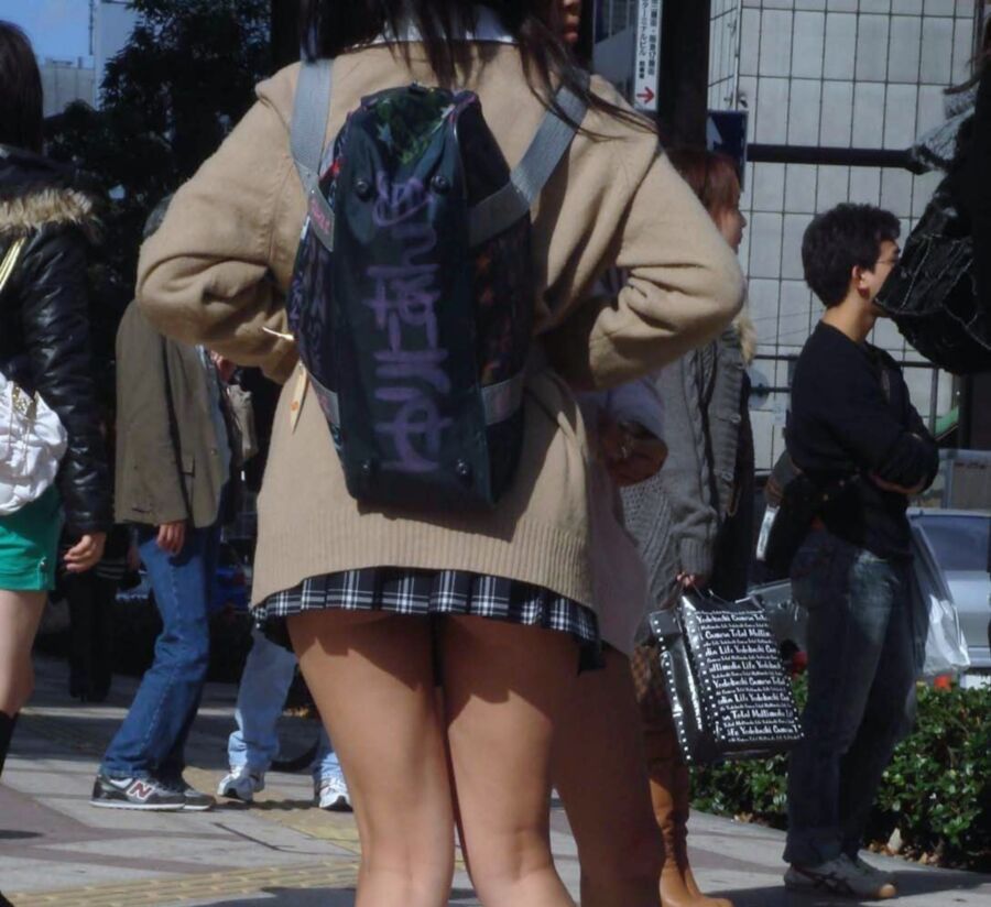 Falda de colegiala japonesa para coquetear