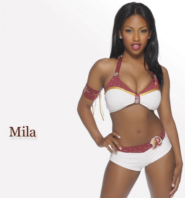 Mila - animadora profesional negra tetona