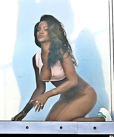 Rihanna nue