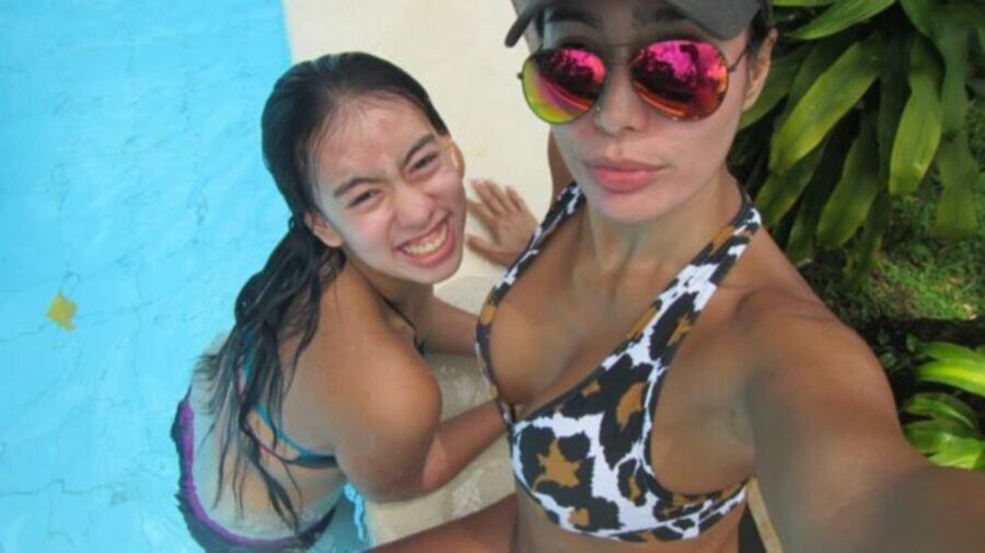 Pinay nicht nackter Bikini