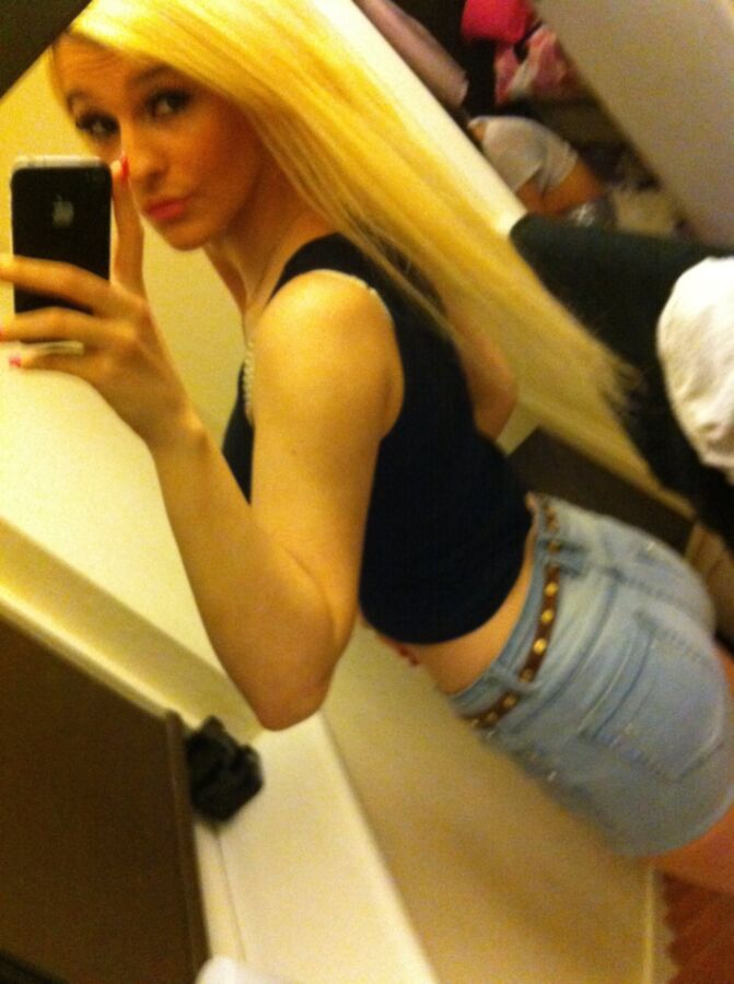 Jailbait chav blonde teen salope