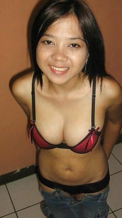 Hot Chinese Teen Showing Great Looking Tits