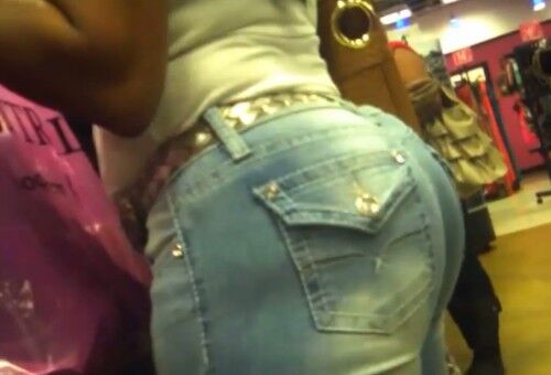 Candid Mature Bubble Ass Jeans Ebony Beauty