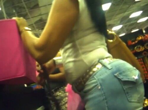 Candid Mature Bubble Ass Jeans Ebony Beauty