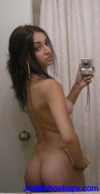 Chica adolescente de belleza tetona como desnuda