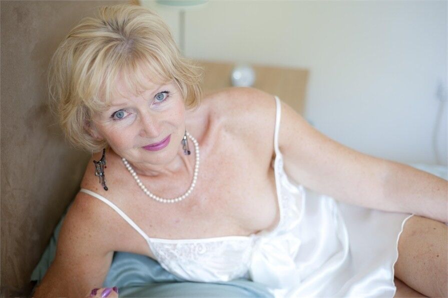 Mature UK Amateur Models - Sara and Carol