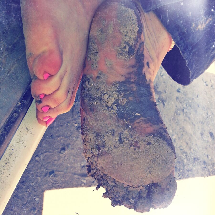 #MESSYFEET #DIRTYFEET - with Mandi.NOLAFEET