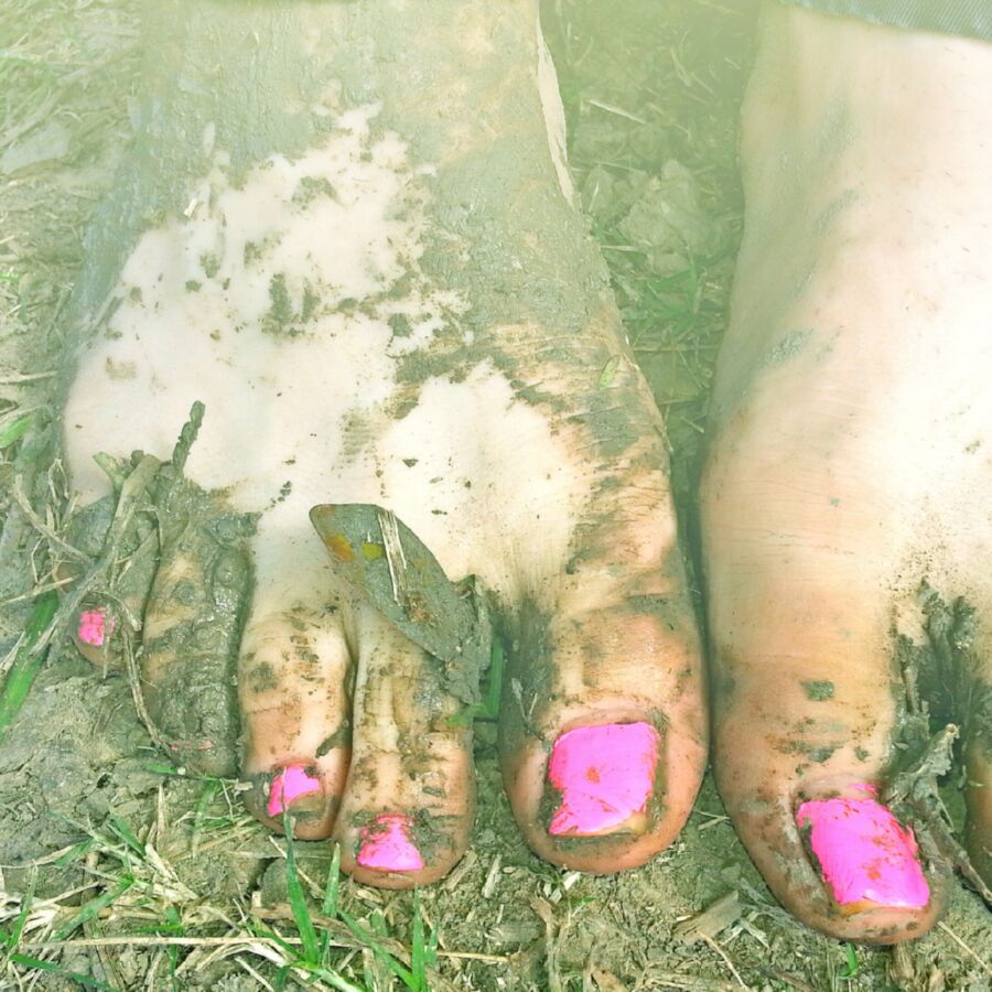 #MESSYFEET #DIRTYFEET - with Mandi.NOLAFEET