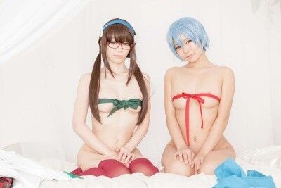 Sweet Cosplay Girls Lessing it up.