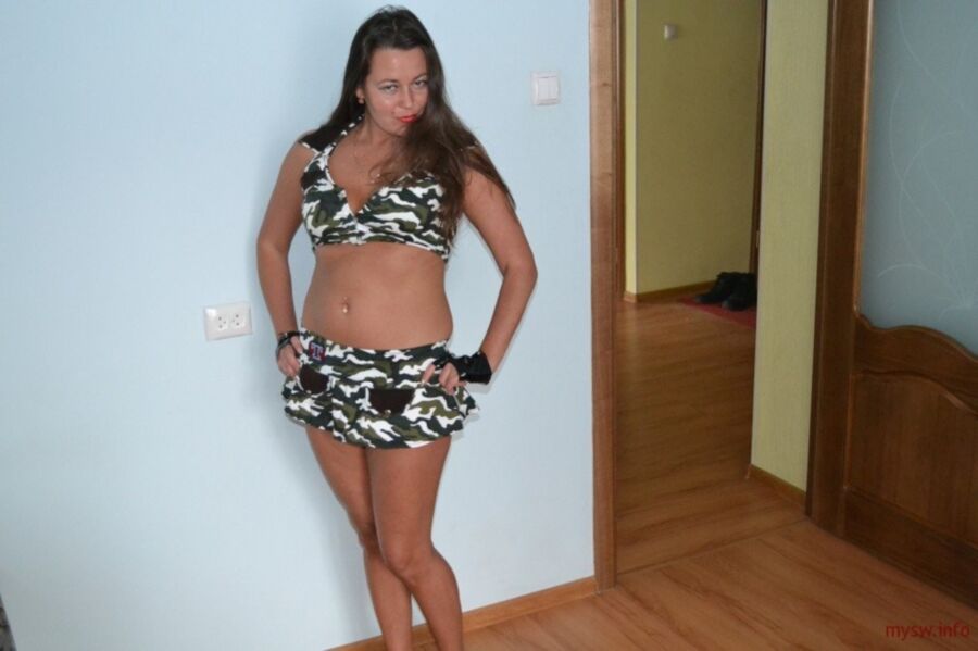 Lora, femme sexuelle russe