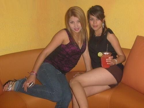 Pequeña Adolescente Amateur Sin Desnudos