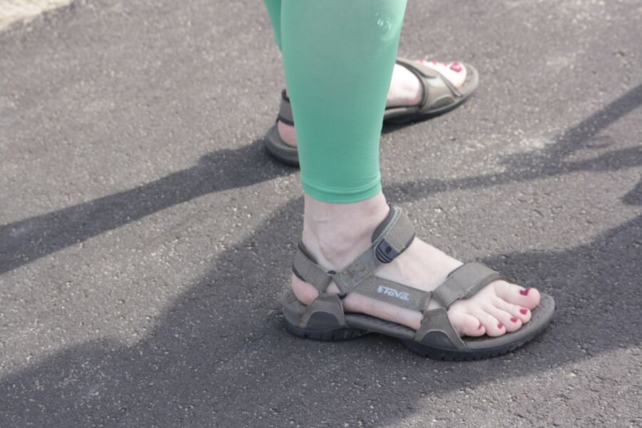 green leggins bare feet red nails