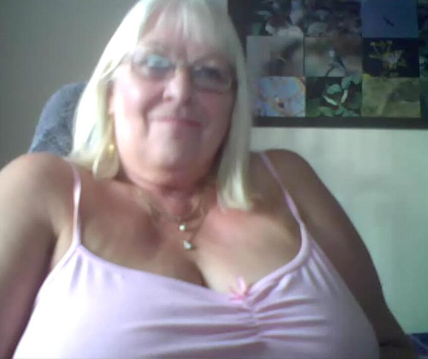 Sue - UK Granny big tits