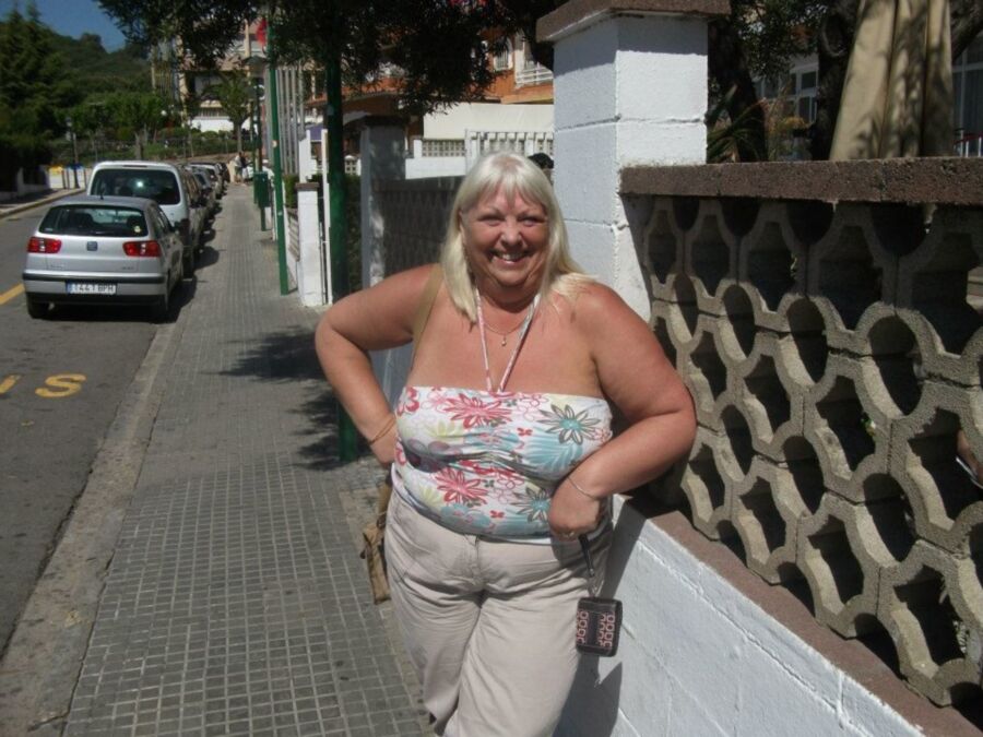 Sue - UK Granny big tits