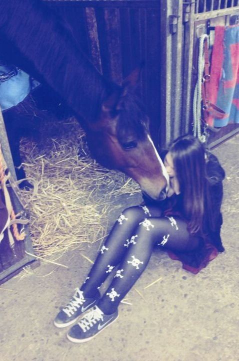 Una niña y su caballo