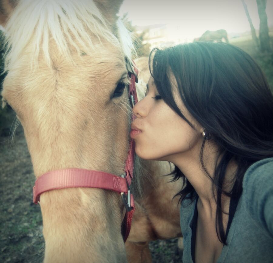 Les filles aiment les chevaux