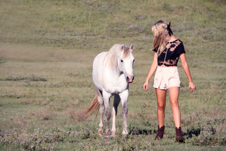 Les filles aiment les chevaux