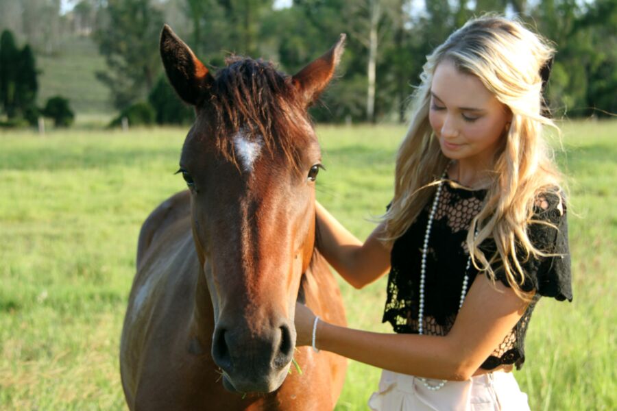 Les filles aiment les chevaux