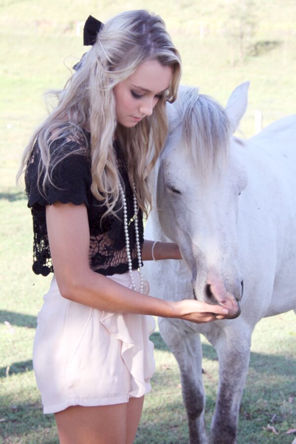 Les filles aiment les chevaux