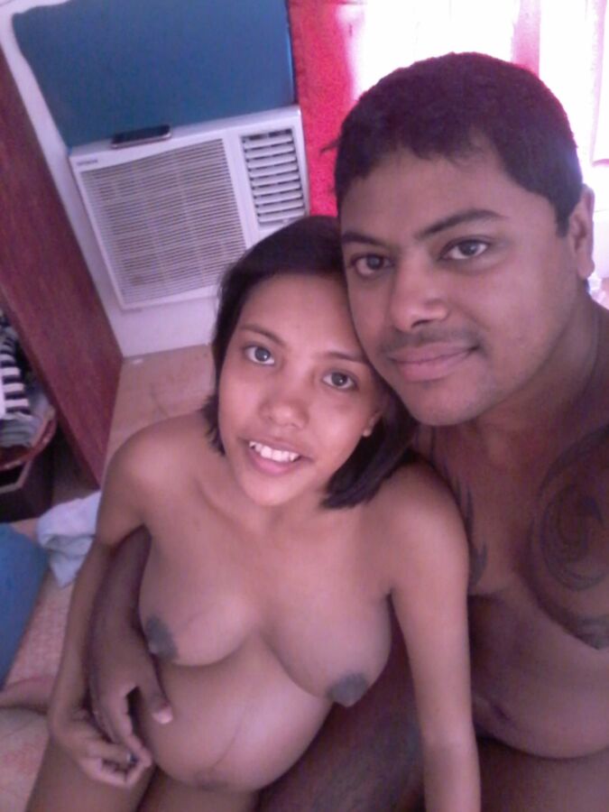 Nikita und Clarissa I., philippinische Nudisten