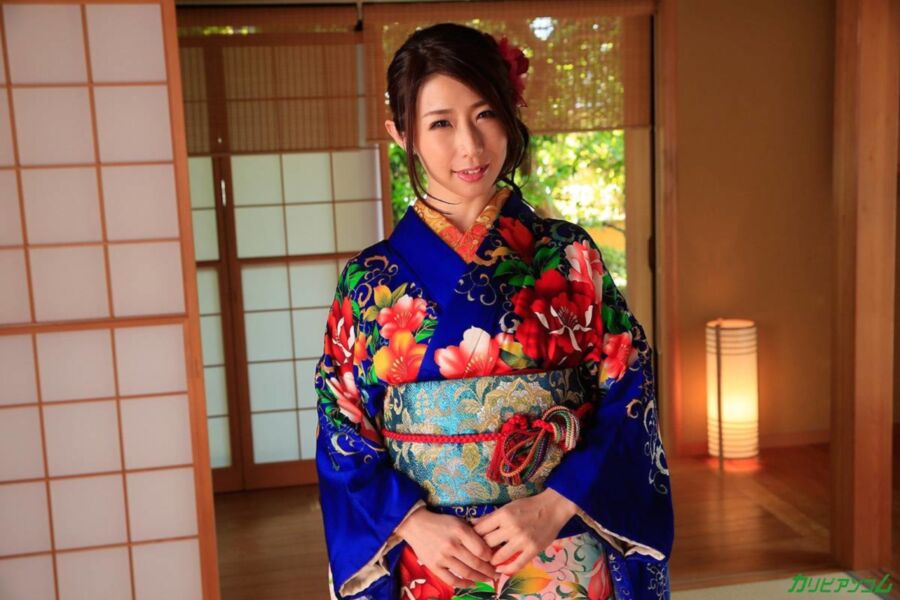 VERDAMMTE AYUMI IM KIMONO