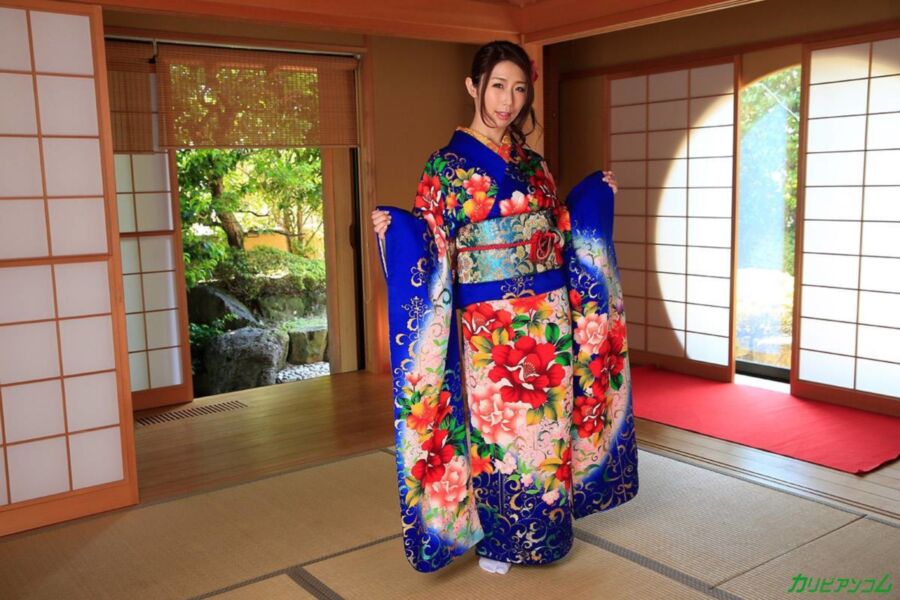 FUCKING AYUMI IN KIMONO