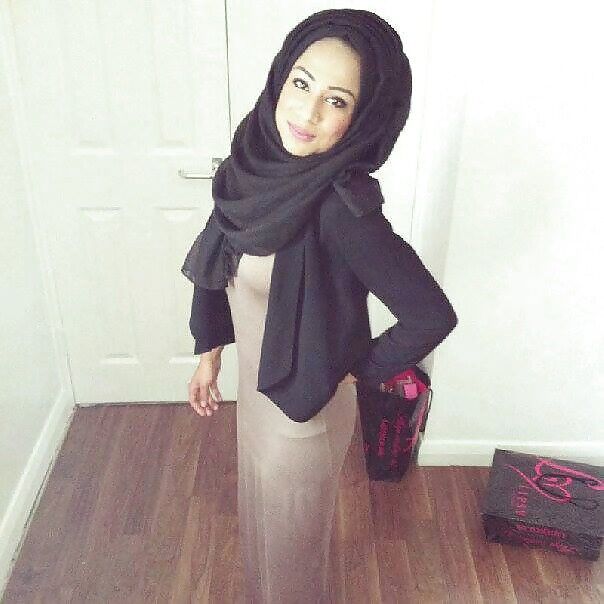 Tight Bengali Hijabi