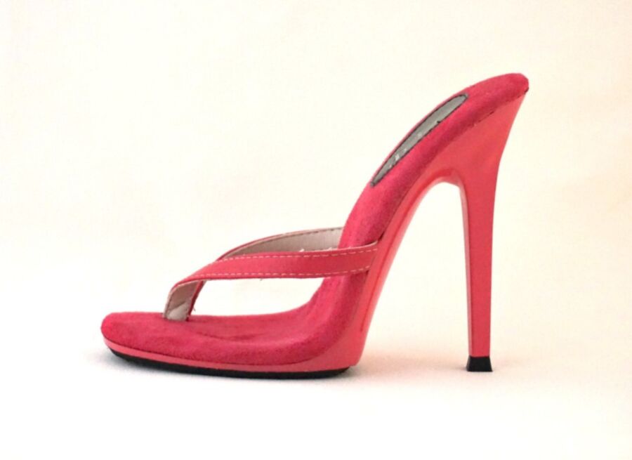 VIP – Rosa High-Heel-Tangas