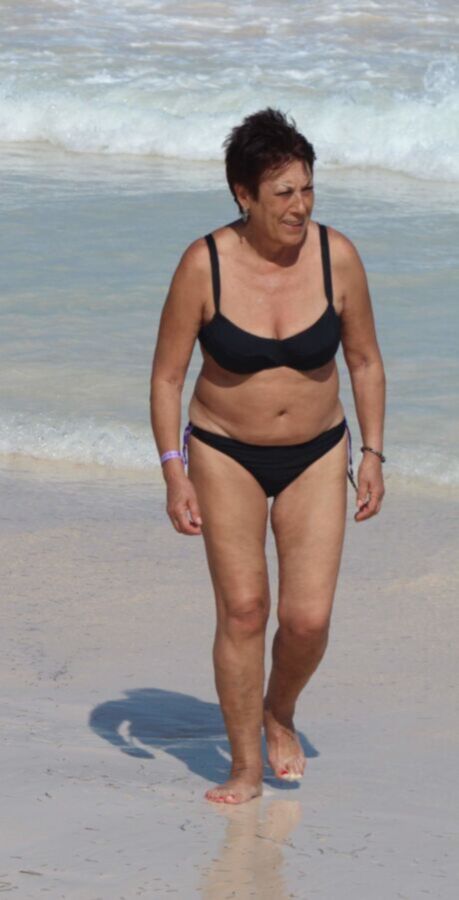 GILF My mother in law friends, bikini pics