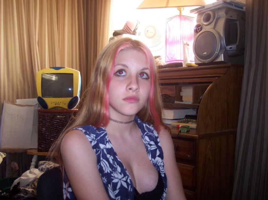 Sexy Emo chick