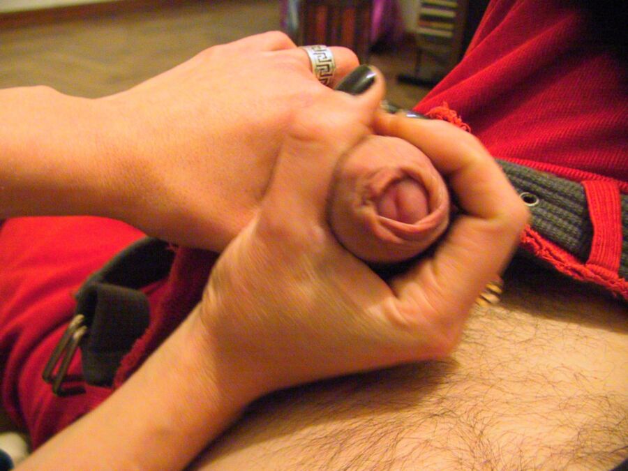 girlfriend giving me a hand job