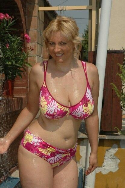 More Milfs in Swimsuits