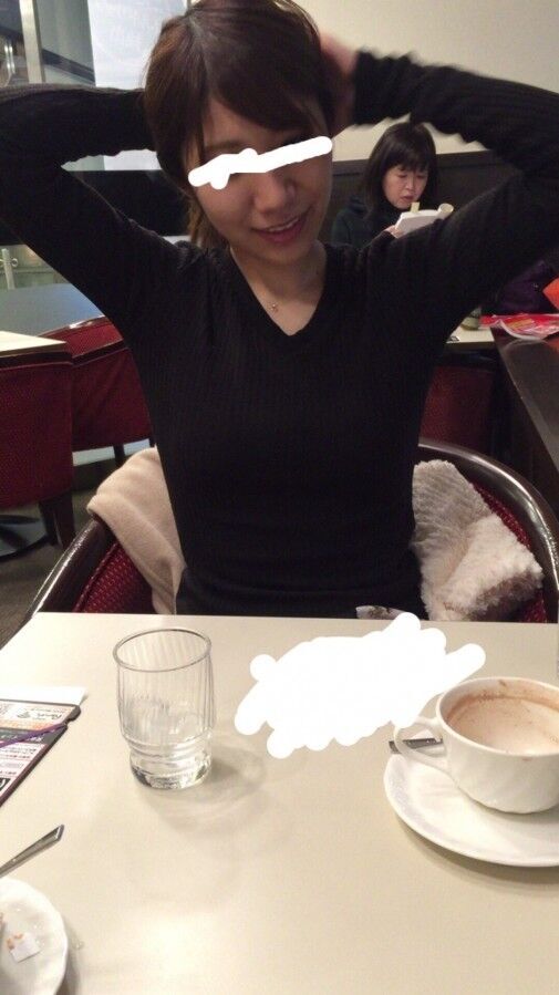 CHICA TÍMIDA CON PIERNAS SEXY (JAPÓN)