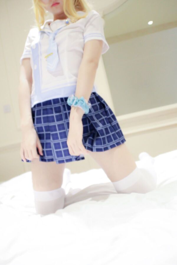 Ayase Eri cosplay