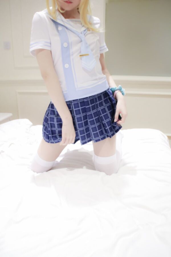 Ayase Eri cosplay