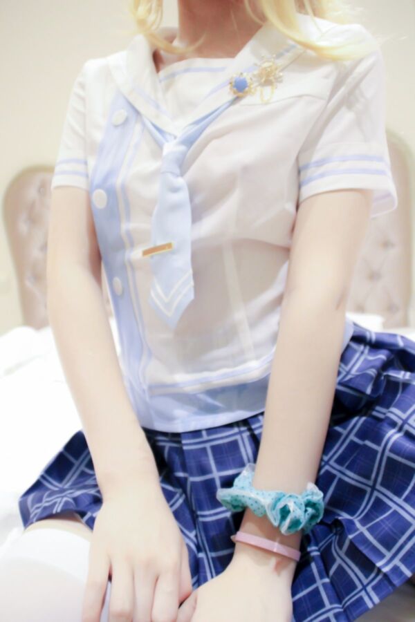 Ayase Eri cosplay