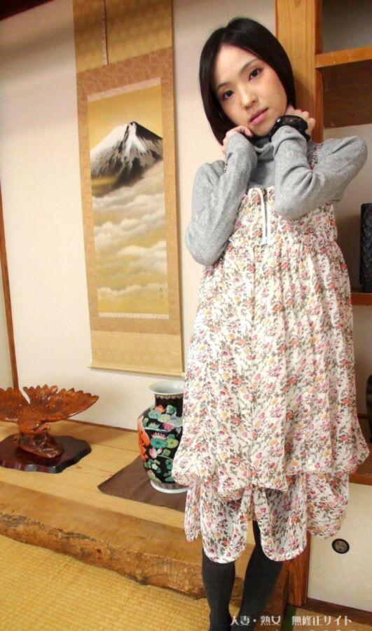 Japan - little Kozue Sugihara hides her anorexia under big dress