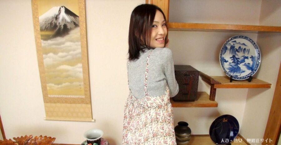 Japan - little Kozue Sugihara hides her anorexia under big dress