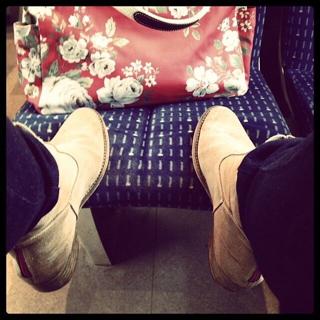 Feet on train seats France Edition