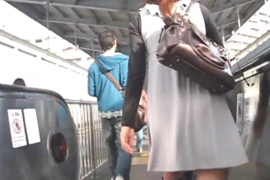 Some risks wearing miniskirts in Japan