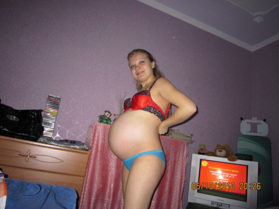 Pregnant amateurs mix