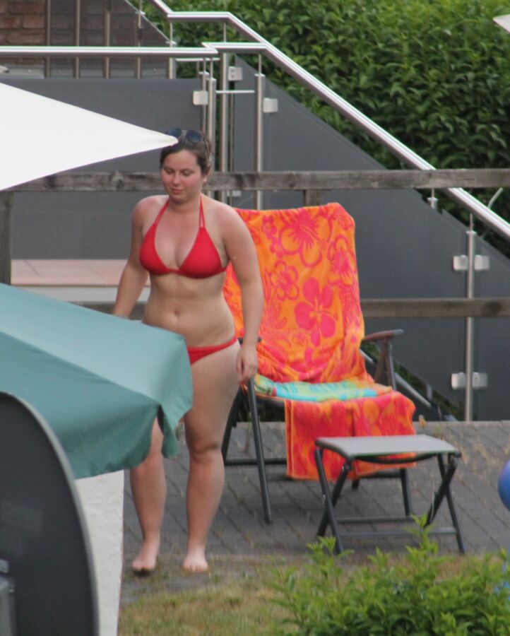 Spy cam: Chubby neighbour girl!!!