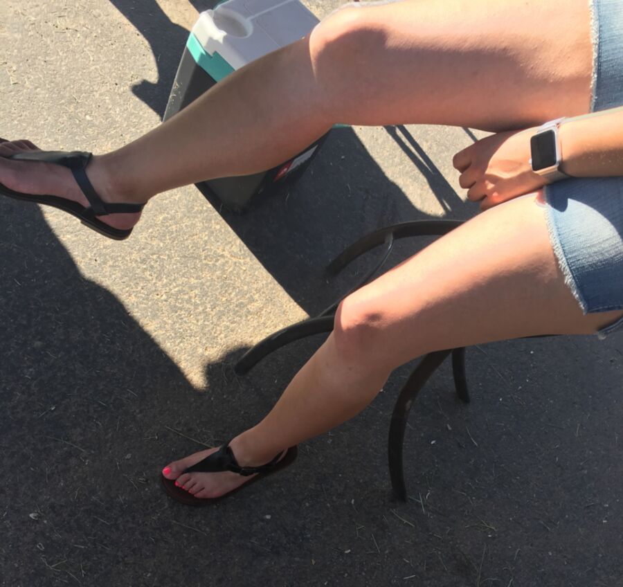 Creep shots of my side bitch