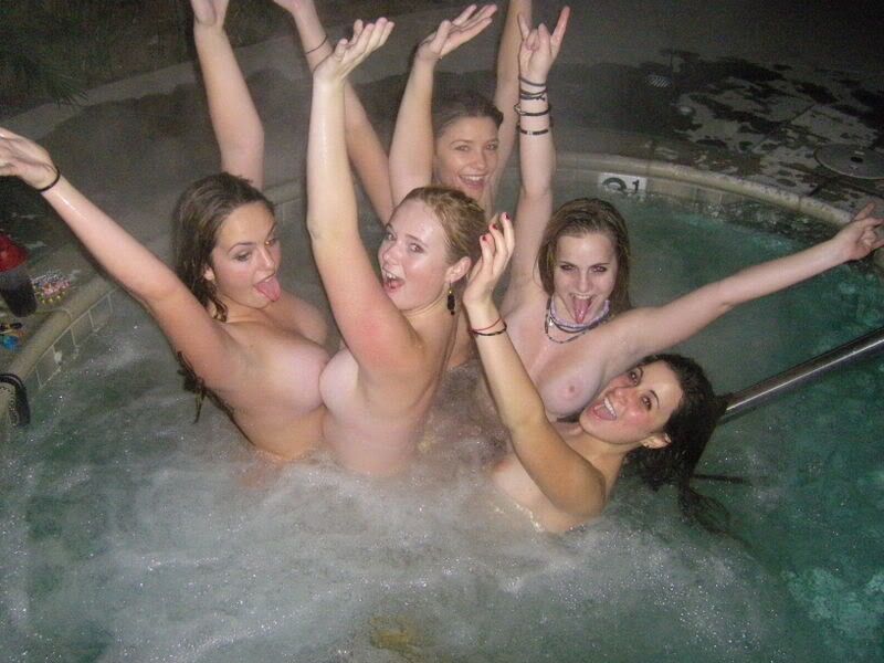 Hot Tub Hunnies