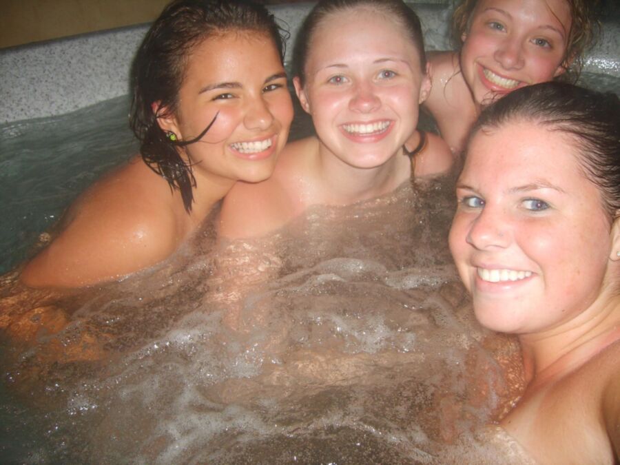 Hot Tub Hunnies