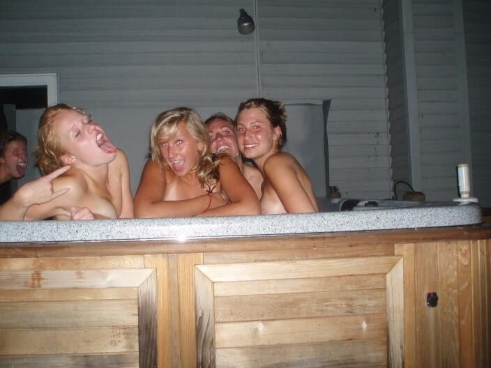 Hot Tub Hunnies