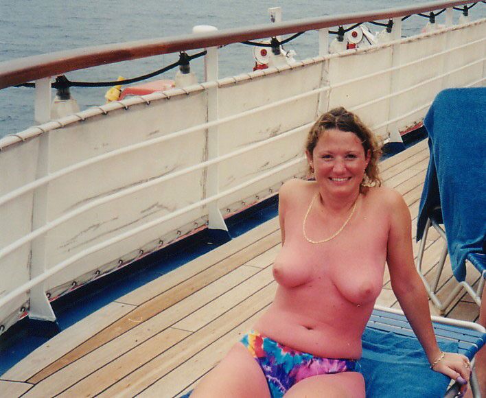 Topless on fun on the water